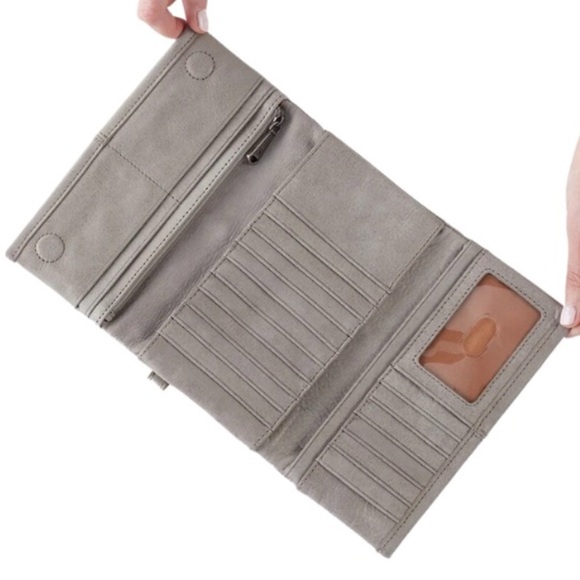 ‼️LAST CALL SALE‼️🥹RETIRED🥹 HOBO Keen Continental Trifold Wallet - Picture 3 of 16